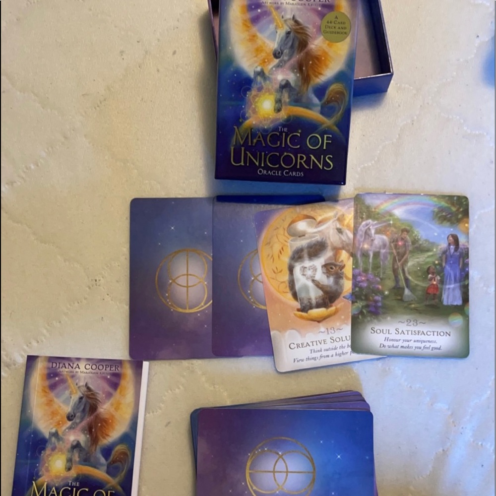 The magic of unicorns oracle deck